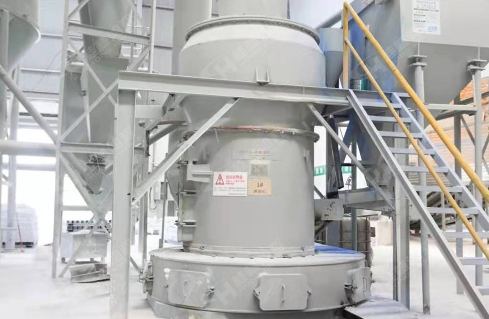 四川某市HC1500擺式磨粉機(jī)生產(chǎn)線投產(chǎn):白云石粉325目,時(shí)產(chǎn)6噸 四川某市HC1500擺式磨粉機(jī)生產(chǎn)線投產(chǎn):白云石粉325目,時(shí)產(chǎn)6噸