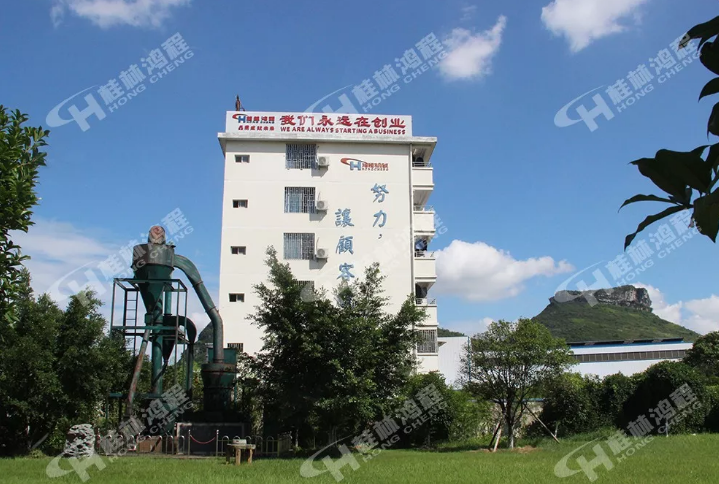 時產15噸立式輥磨機雷蒙機多少錢？請到鴻程立式輥磨機雷蒙機生產基地直接面談