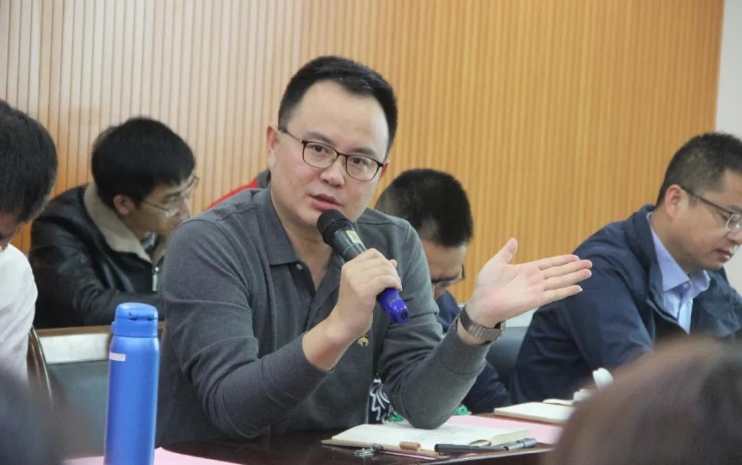 桂林鴻程林均總經理做季度總結 桂林鴻程林均總經理做季度總結